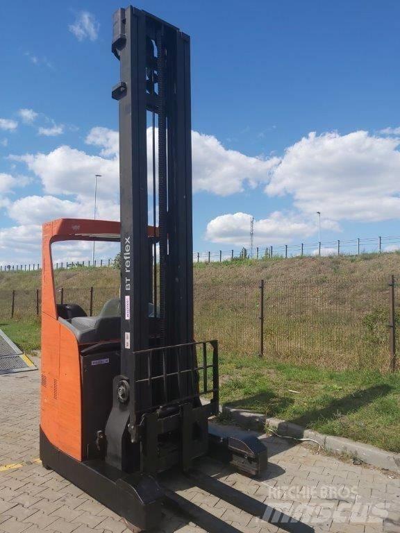 BT RR E 160 Carretillas retráctiles