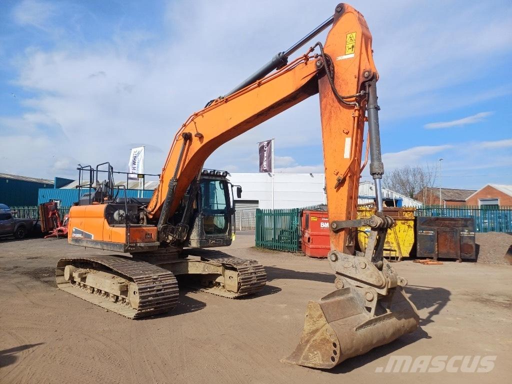 Develon DX225LC-5 Excavadoras de cadenas