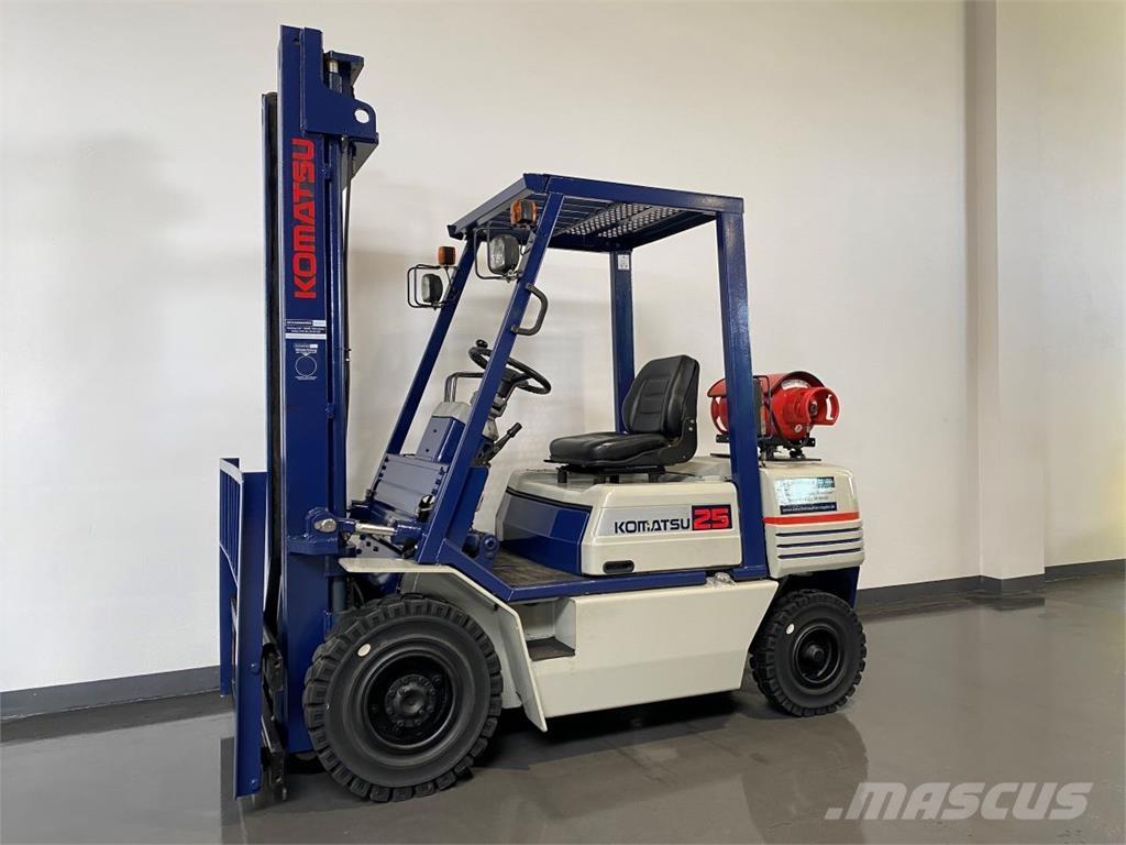 Komatsu FG25T-11E Carretillas LPG