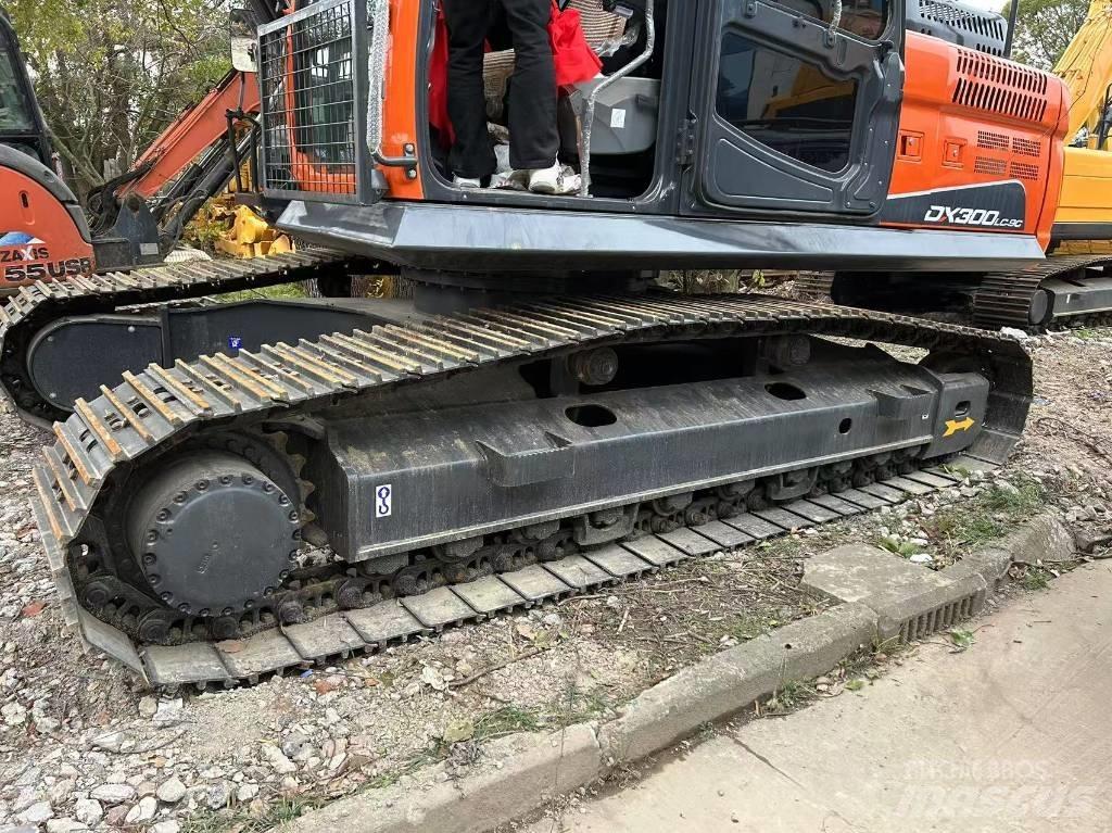 Doosan DX 300 Excavadoras de cadenas