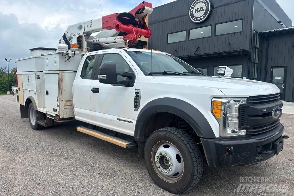 Ford F 550 XL SD Plataformas sobre camión