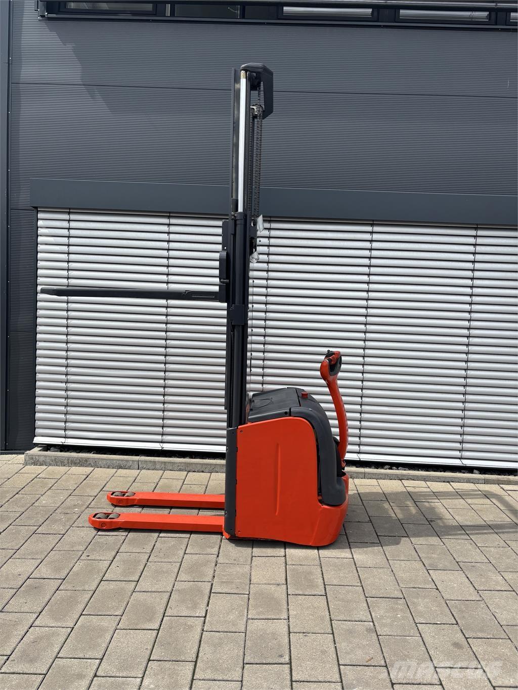 Linde L16 Apiladores eléctricos autopropulsados