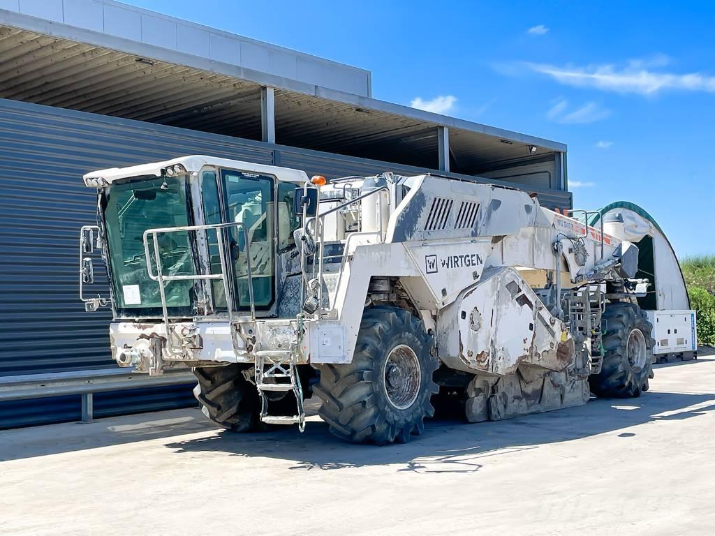 Wirtgen WR 240I Equipos para la estabilización de suelos y reciclaje de asfalto