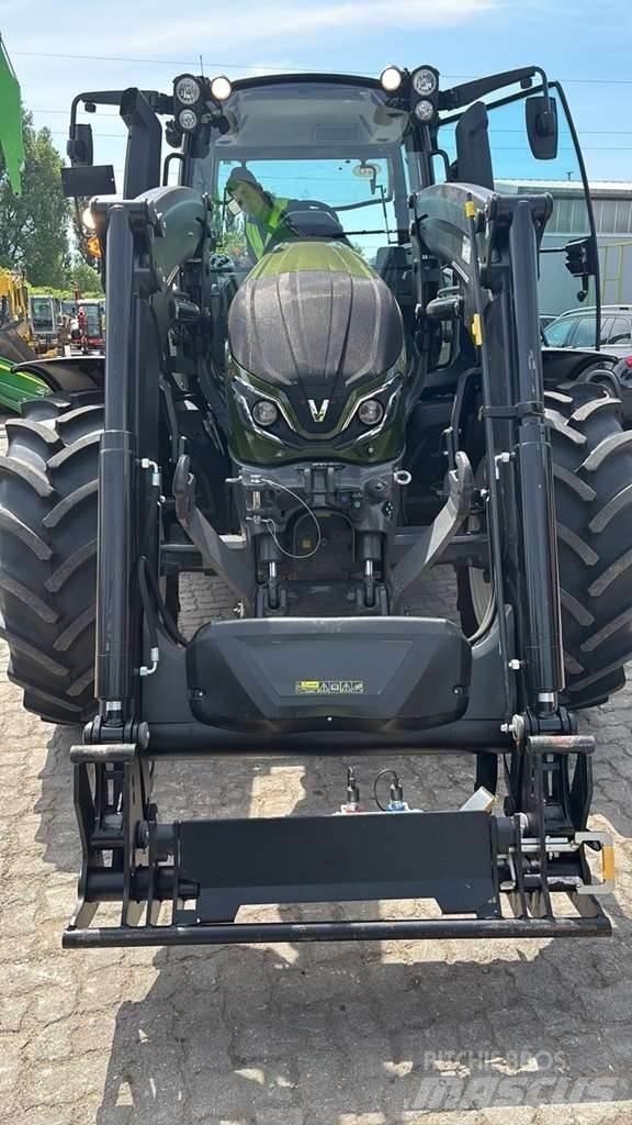 Valtra G135 Tractores