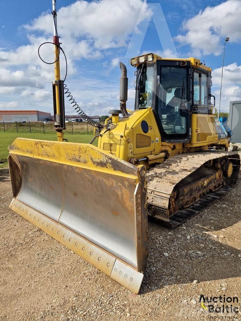 Komatsu D51PX-22 Buldozer sobre oruga