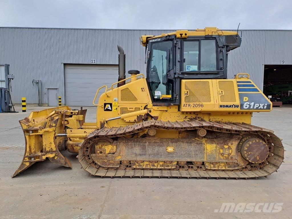 Komatsu D61PXI-23 Buldozer sobre oruga