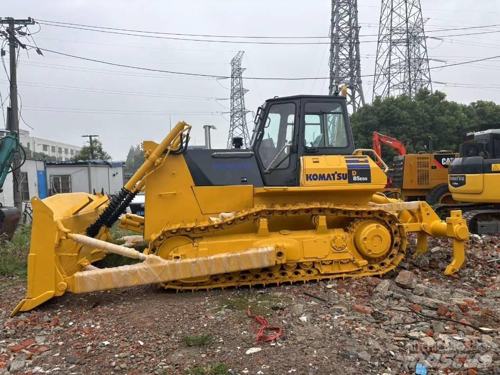 Komatsu D 85 E-12 Buldozer sobre oruga
