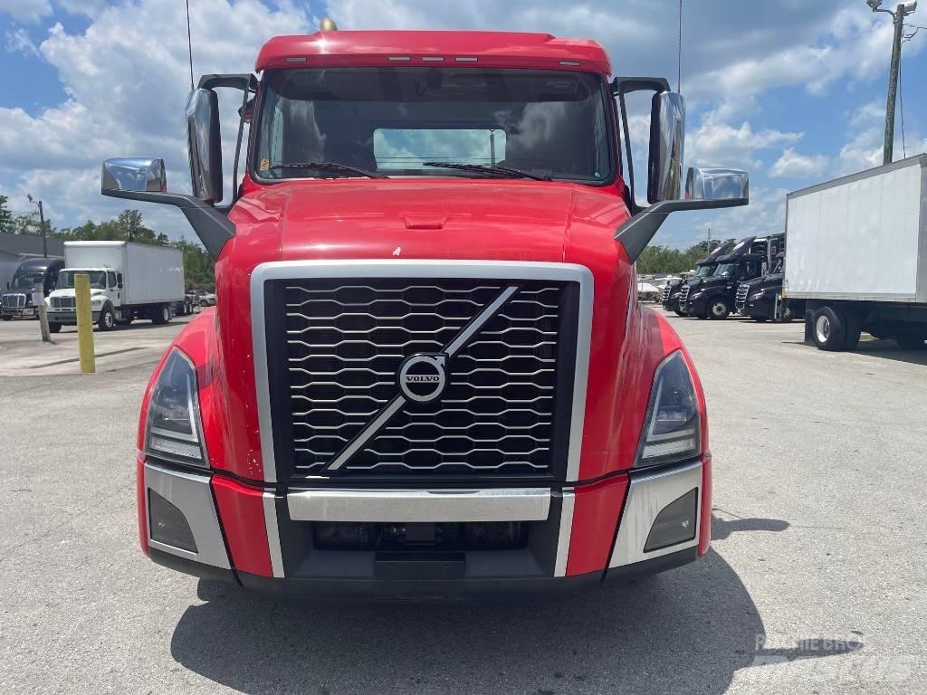 Volvo VNL64T300 Cabezas tractoras