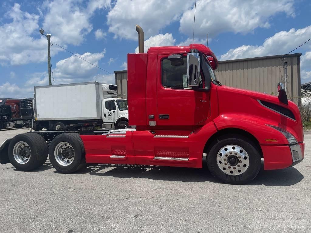 Volvo VNL64T300 Cabezas tractoras