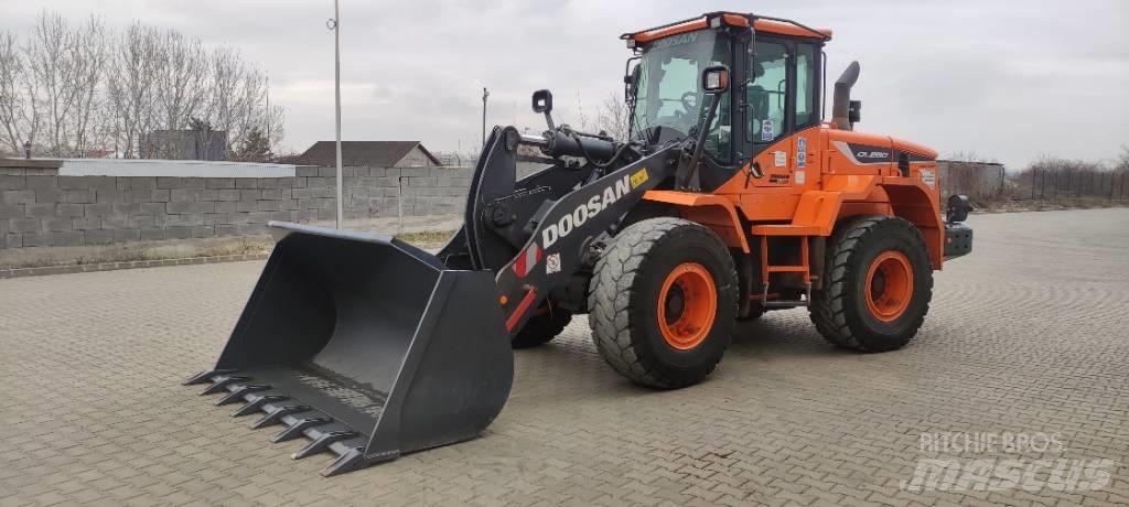 Doosan DL 280-5 Cargadoras sobre ruedas