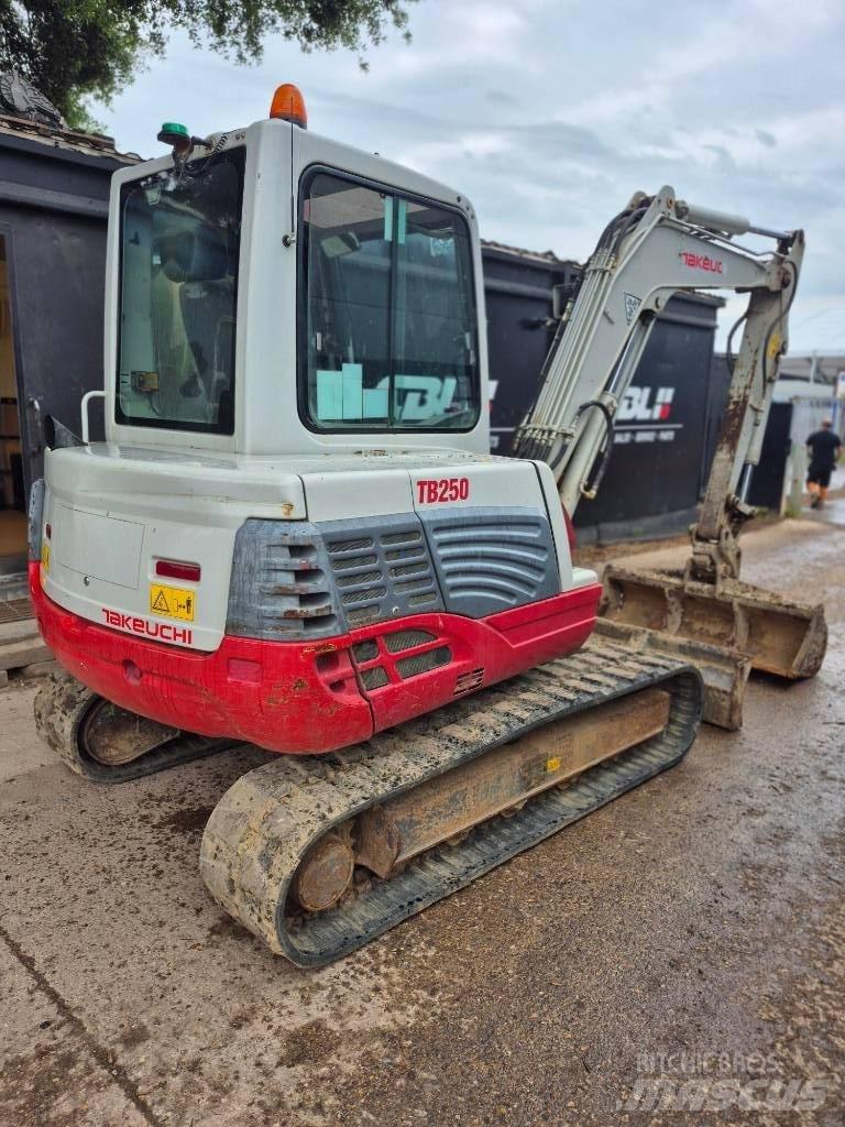 Takeuchi TB 250 Mini excavadoras < 7t