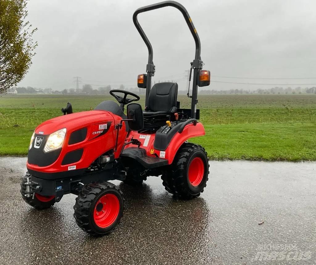 Kioti CS2510 Tractores