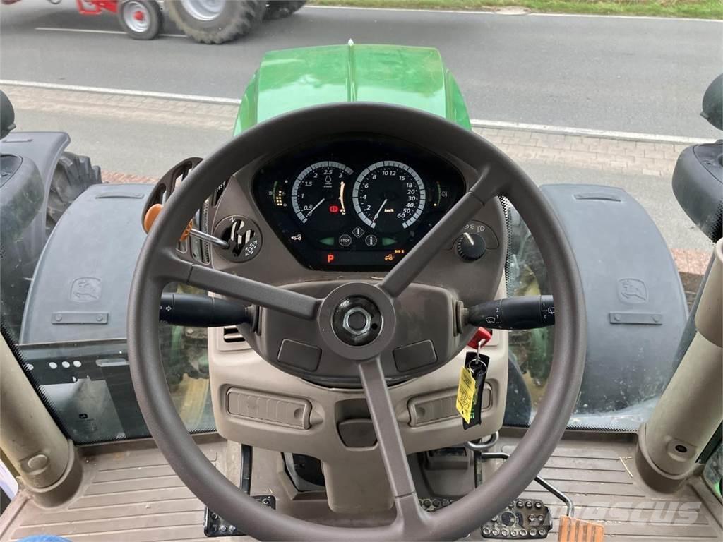 John Deere 6110R Tractores