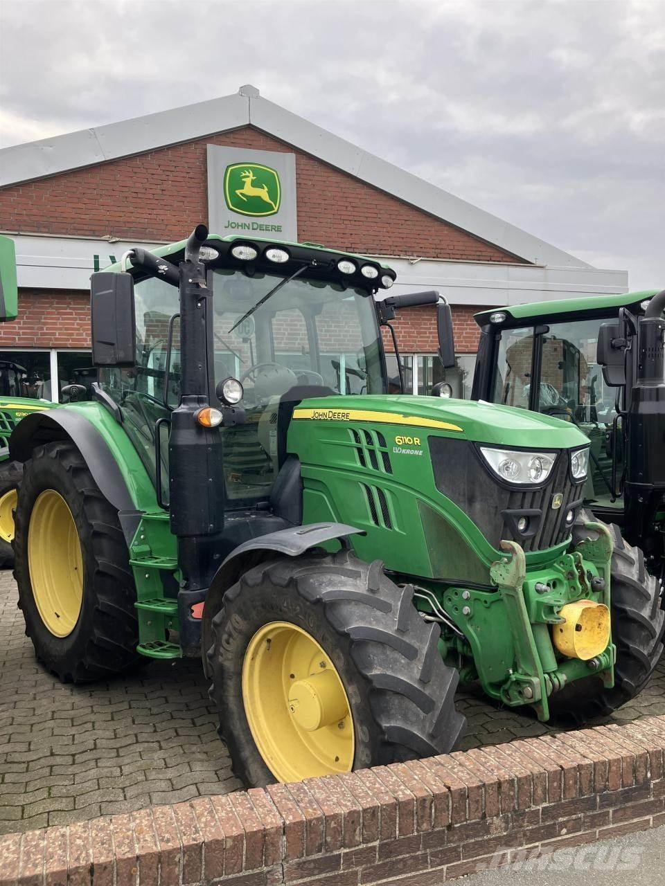 John Deere 6110R Tractores