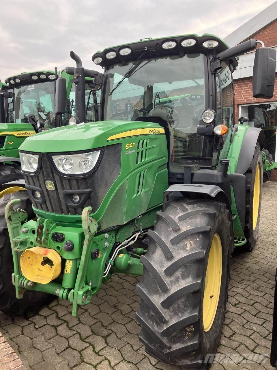 John Deere 6110R Tractores