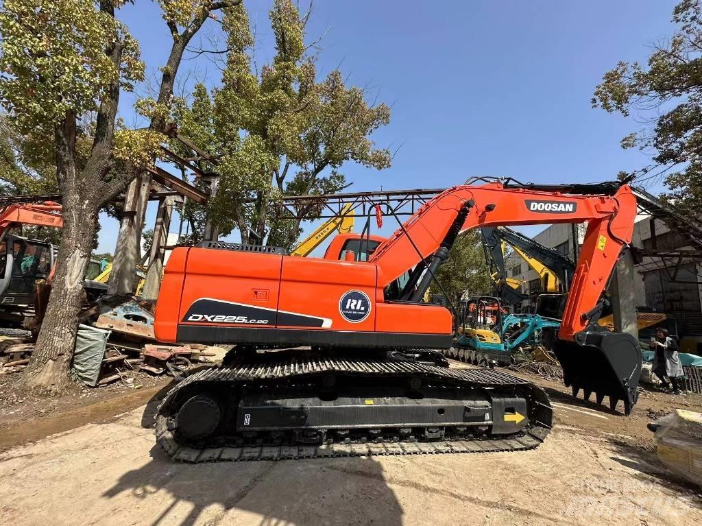 Doosan DX 225 LC-9 Excavadoras de cadenas