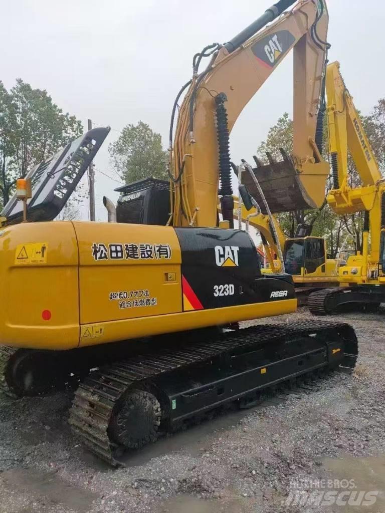CAT 323D2 Excavadoras de cadenas
