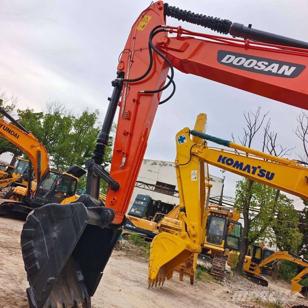 Doosan DX 225 LC Excavadoras de cadenas