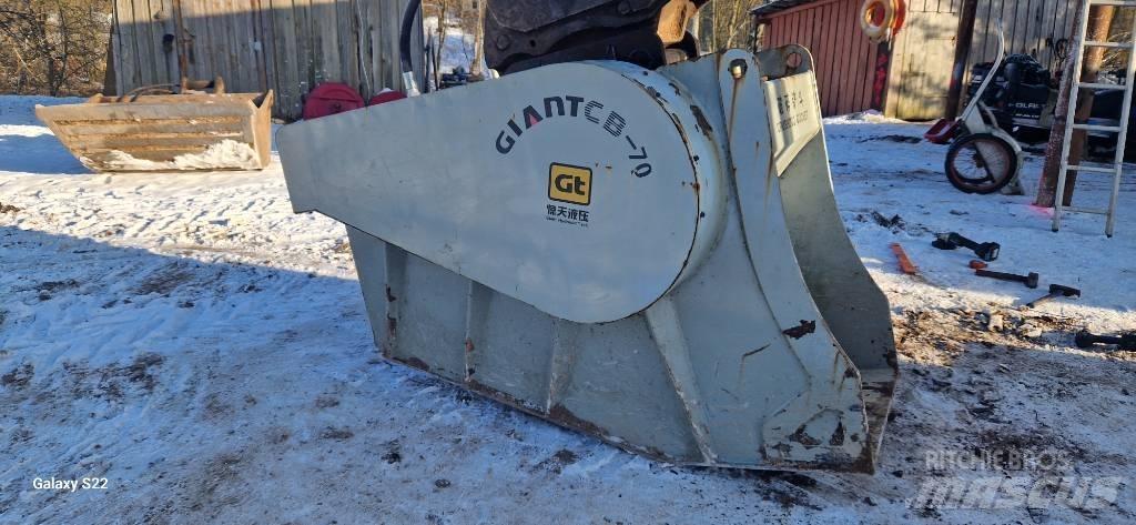 GiANT CB-70 Cubas tritutadora