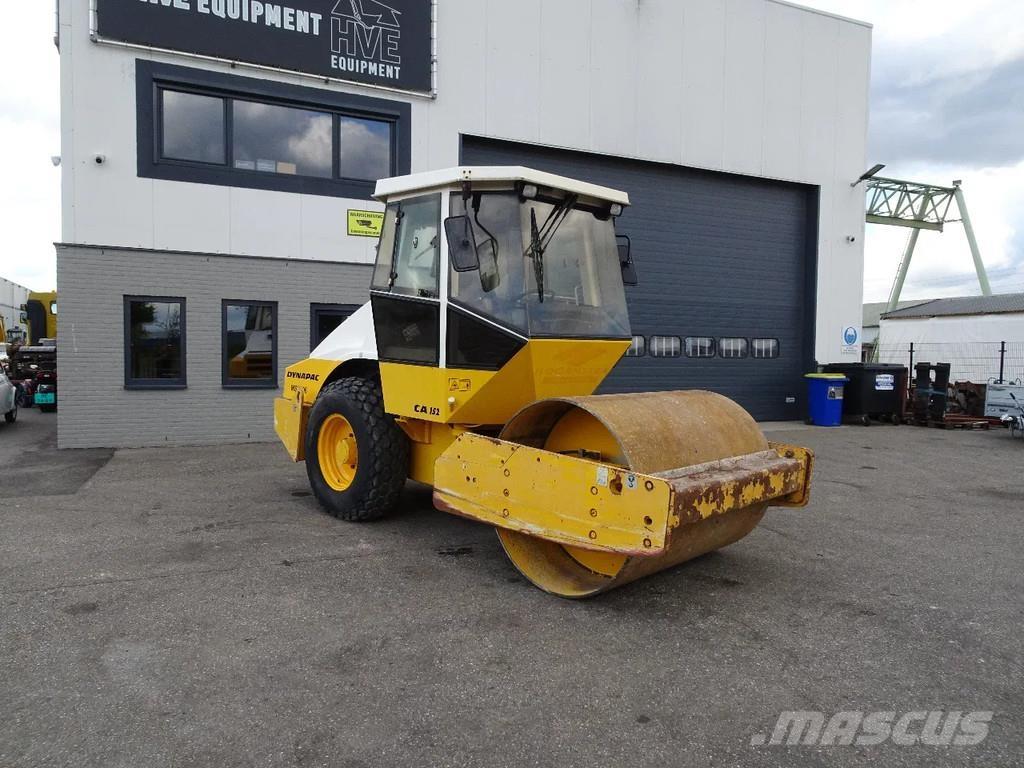 Dynapac CA152D Rodillos sobre neumáticos