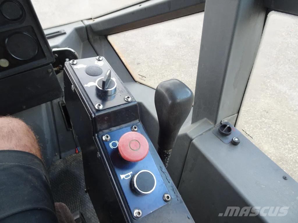 Dynapac CA152D Rodillos sobre neumáticos