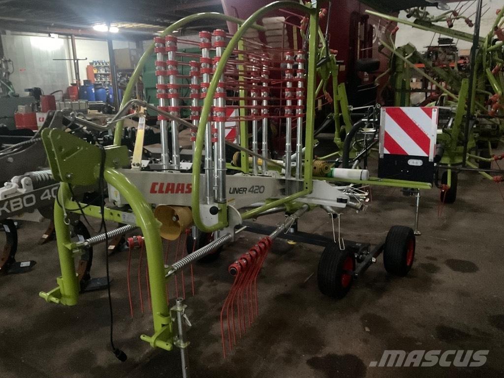 CLAAS Liner 420 Rastrillos y henificadores