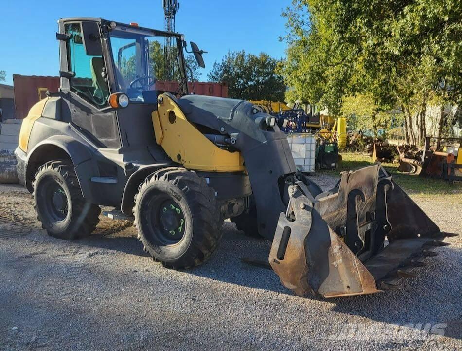 Mecalac AS 700 Cargadoras sobre ruedas