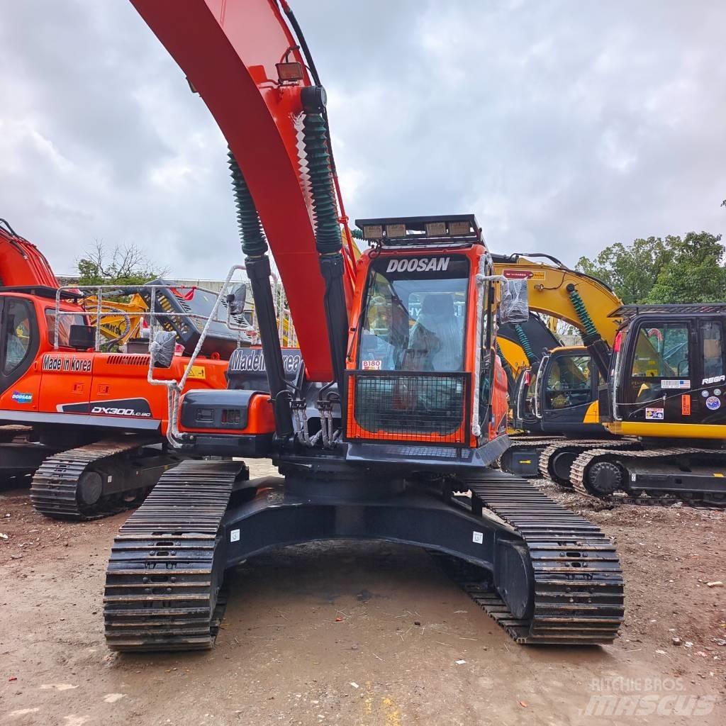 Doosan DX 300 LC Excavadoras de cadenas