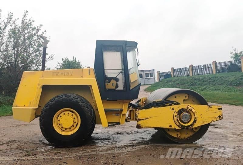 Bomag BW 213 D Rodillos de un solo tambor