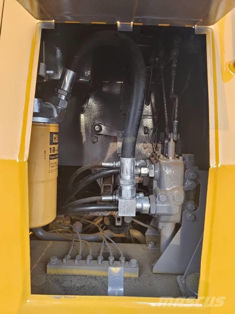 CAT D 5 K Buldozer sobre oruga