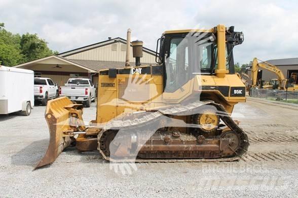 CAT D5M XL Buldozer sobre oruga