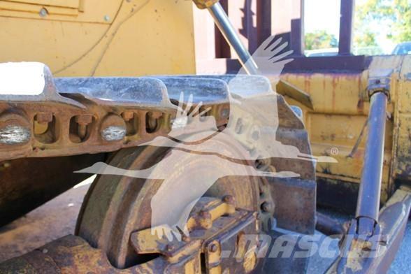 CAT D6D Buldozer sobre oruga