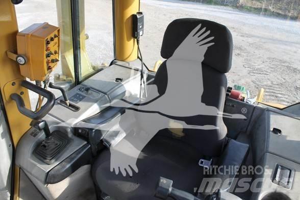 CAT D6N XL Buldozer sobre oruga