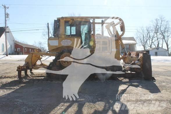 CAT D6T XL Buldozer sobre oruga