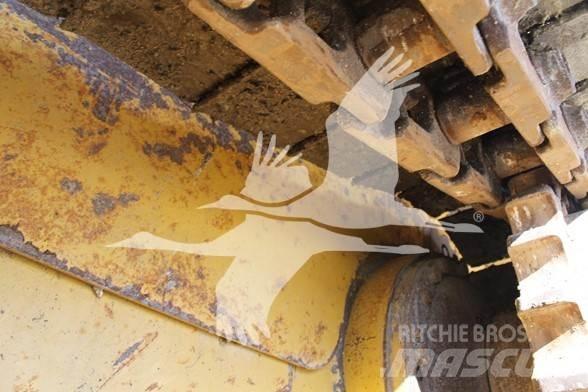 CAT D6T XL Buldozer sobre oruga