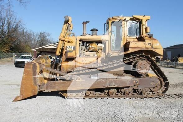 CAT D8N Buldozer sobre oruga