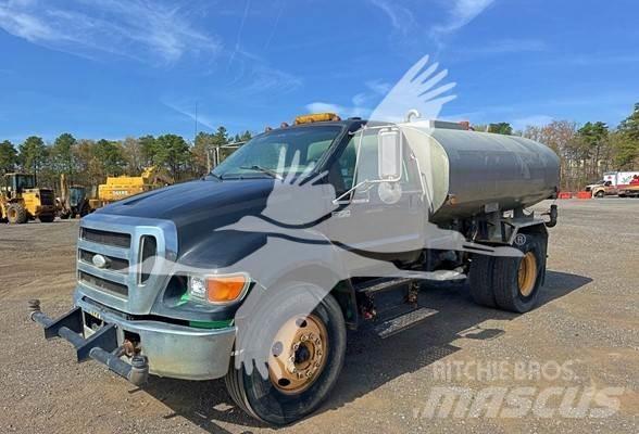 Ford F750 SD Camiones cisterna