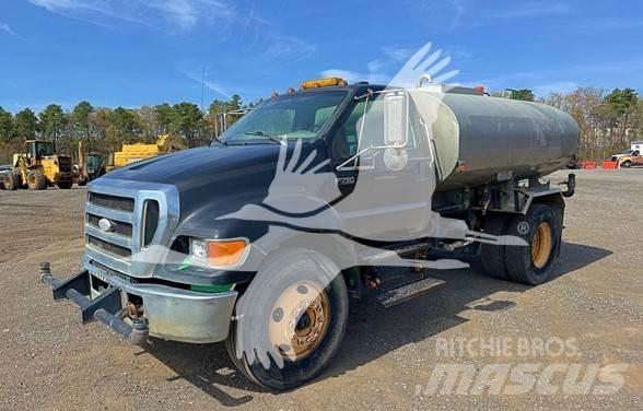 Ford F750 SD Camiones cisterna
