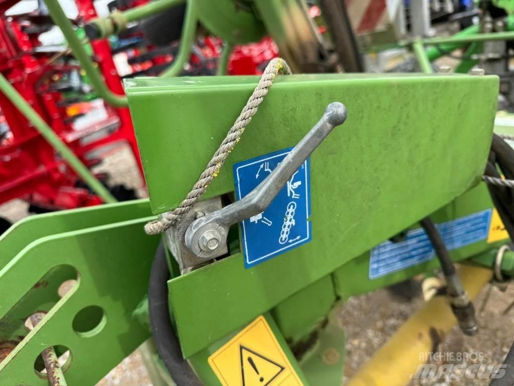 Krone KW672/6 Rastrillos y henificadores