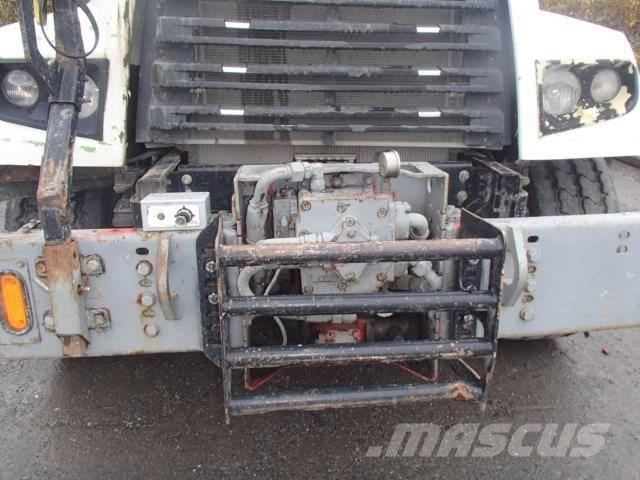 Freightliner 114 SD Construcción - Otros