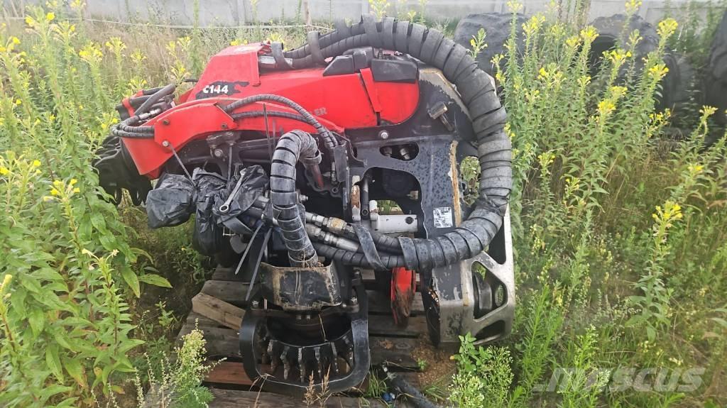 Komatsu C 144 Cosechadoras