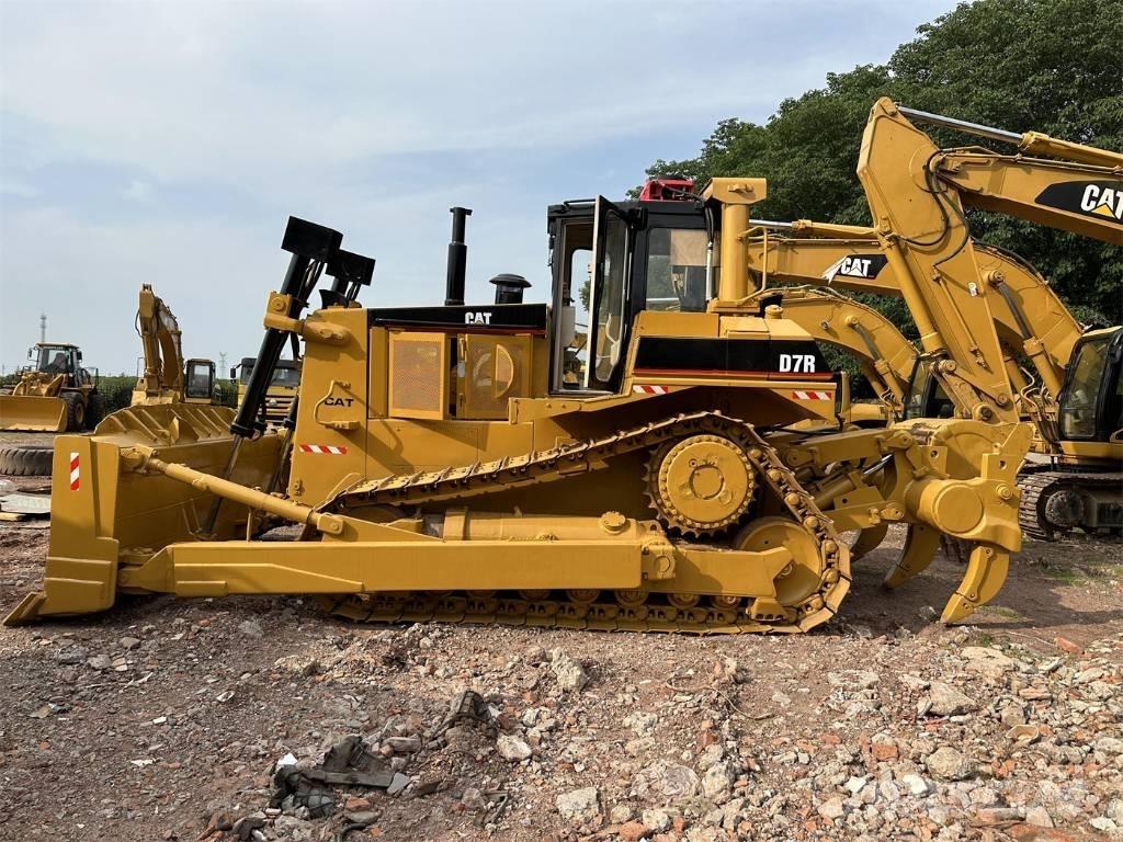 CAT D 7 R Buldozer sobre oruga