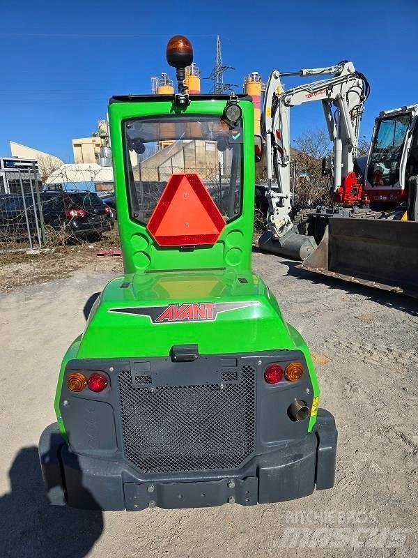 Avant 755 i Minicargadoras