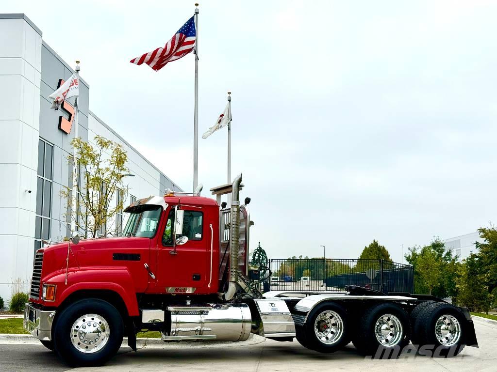 Mack CHU 613 Cabezas tractoras