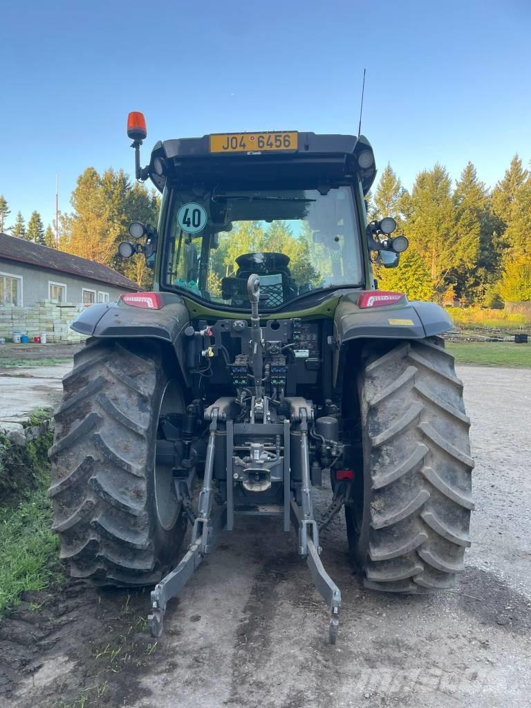 Valtra G 135 Tractores