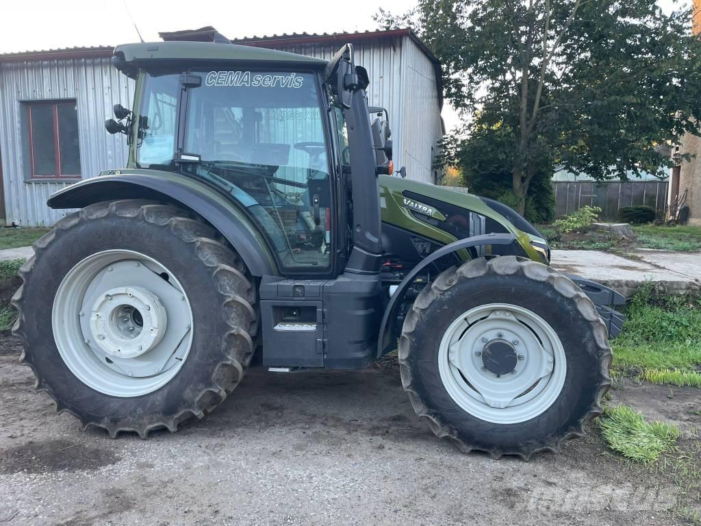 Valtra G 135 Tractores