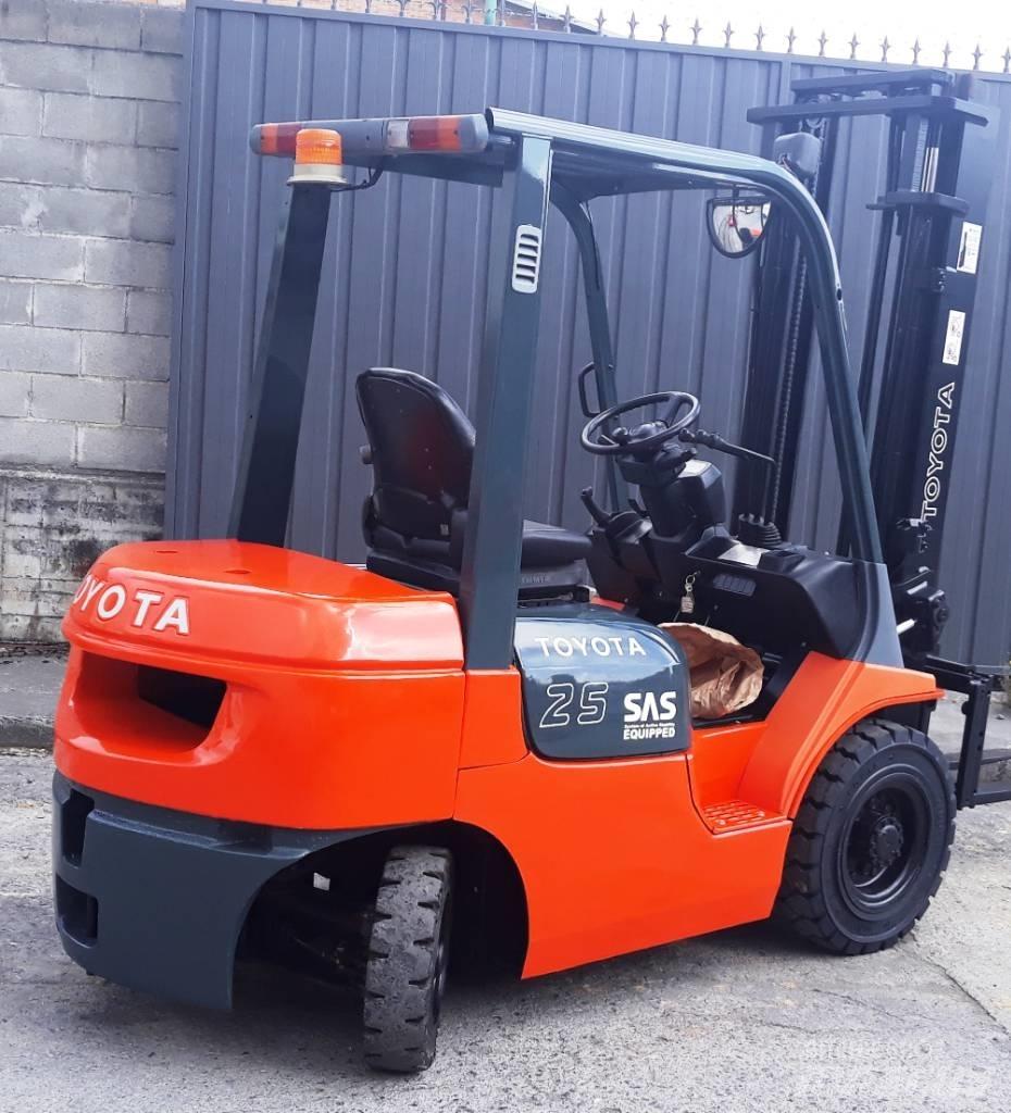 Toyota 02 7 FDF 25 Carretillas diesel