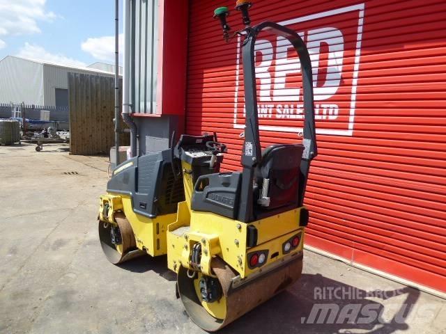 Bomag BW 100 AD M-5 Rodillos de doble tambor