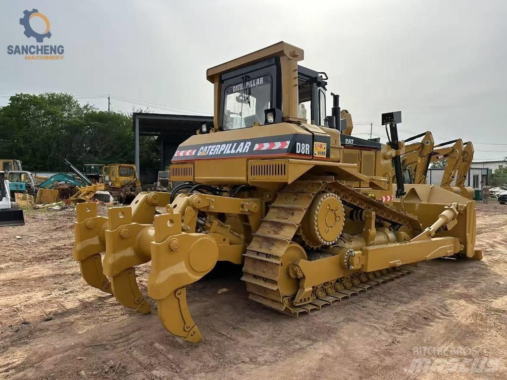 CAT D 8 R Buldozer sobre oruga