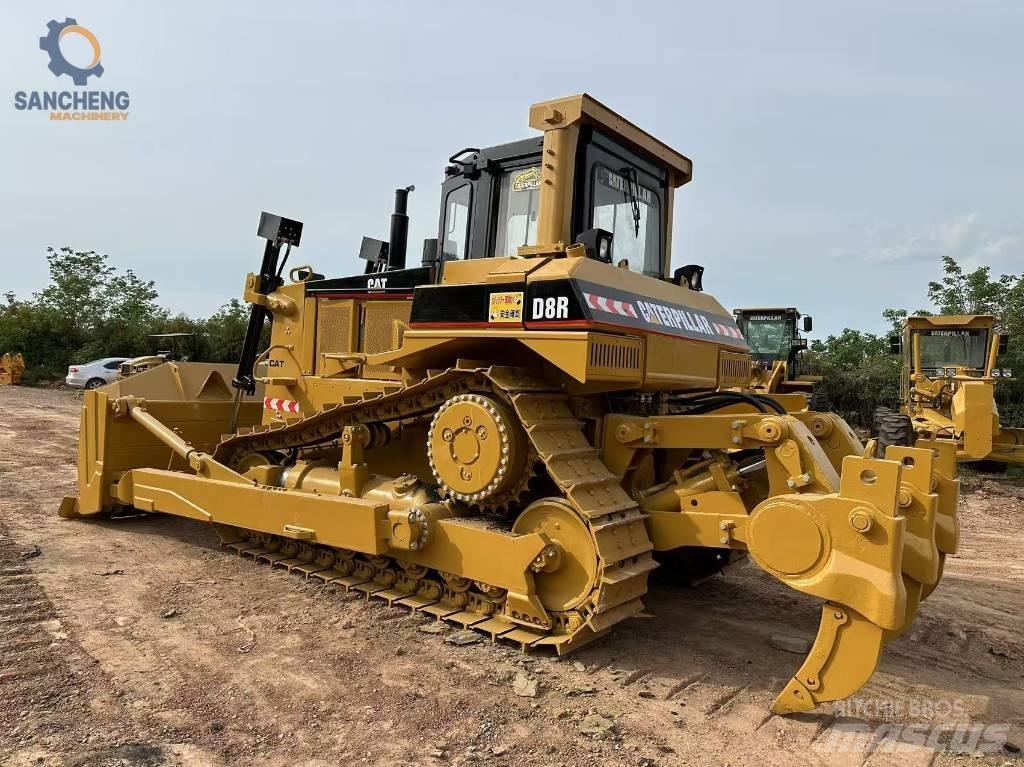 CAT D 8 R Buldozer sobre oruga